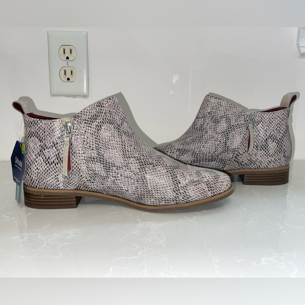 NWT TOMS Boot | Shoes | TOMS Size 10W Woman’s